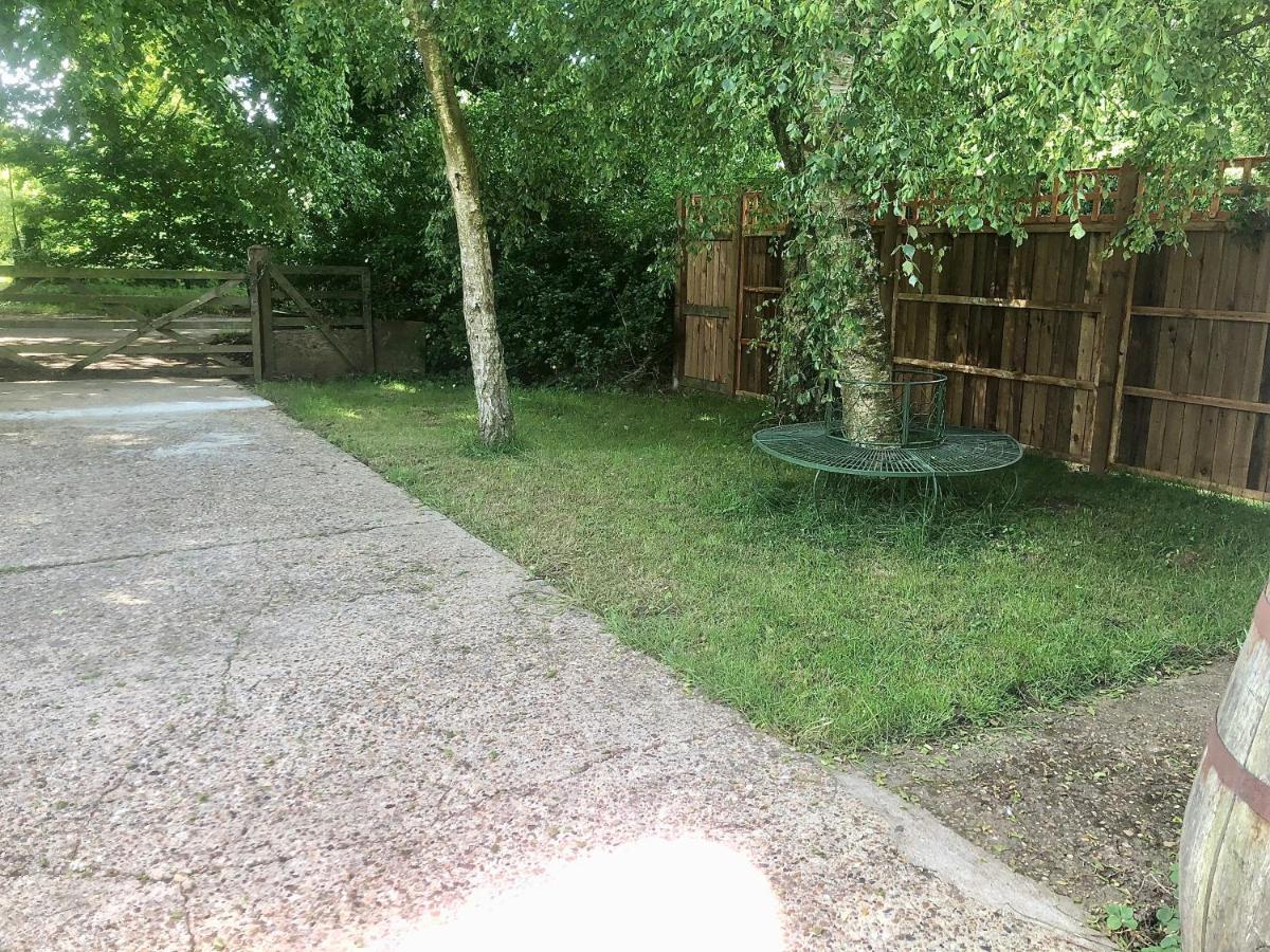 *New* Hartest Vineyard 2 Bed Cottage With Parking Exterior photo
