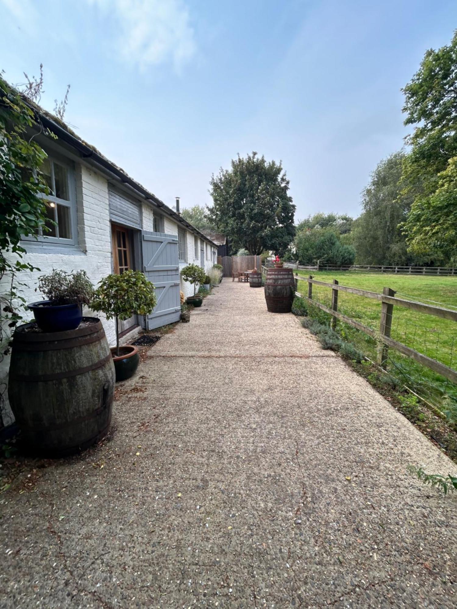*New* Hartest Vineyard 2 Bed Cottage With Parking Exterior photo